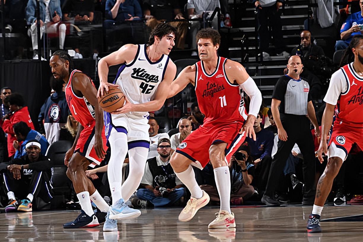 新2网址大全-直接打爆了快船内线！国王内线新秀又一次收获了大量的自信心？