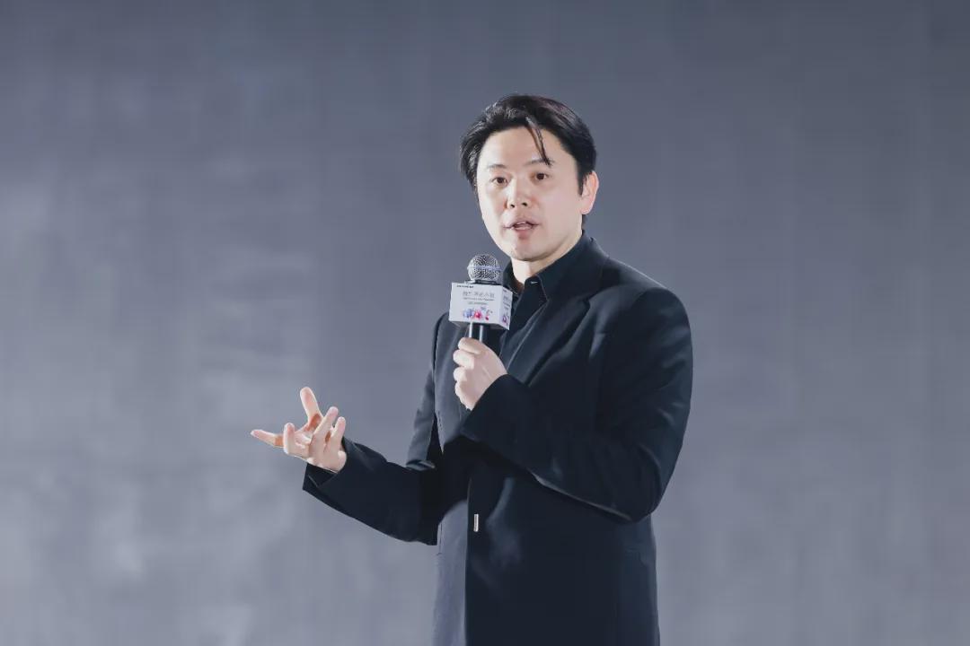 新2会员网址-即将成为世界首富的中国男人